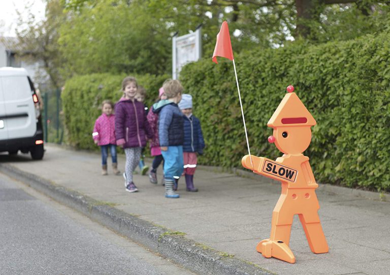 SwingKing safety clown met kinderen